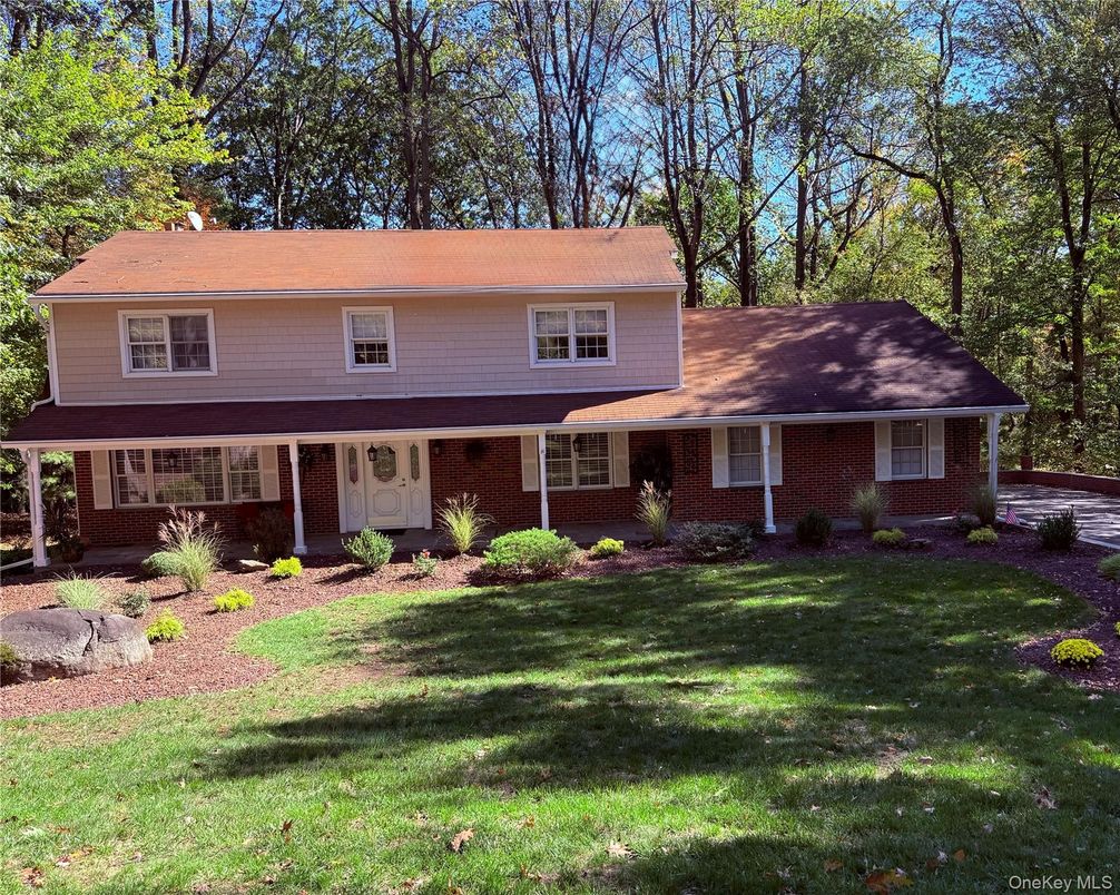 Exterior, Facade, Brick Facade, Split Level