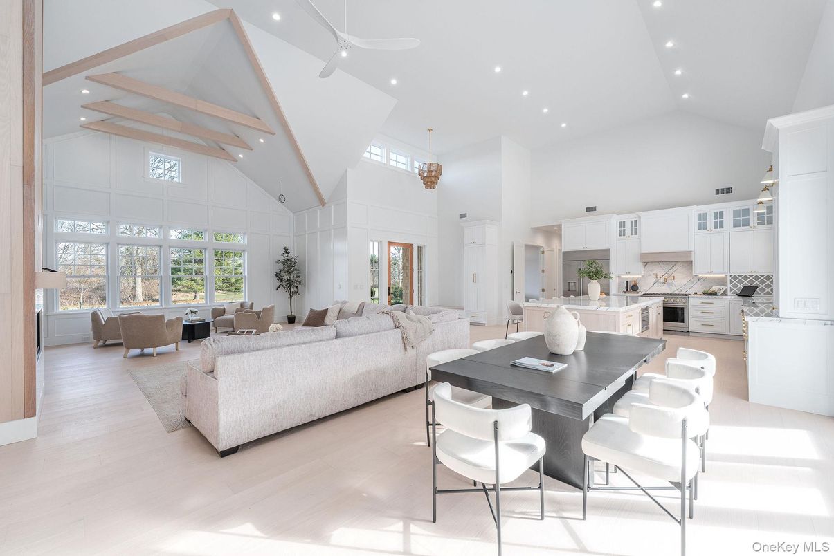 Dining room, Interior, Kitchen, Living room, Pendant Lights, Recessed Lighting, Stainless Steel Appliances, Wood Texture Flooring