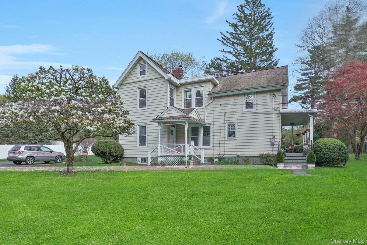 Backyard, Exterior, Facade, Queen Anne Victorian