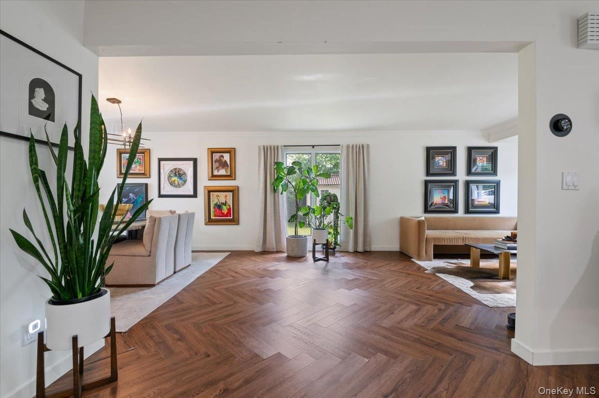 Interior, Pendant Lights, Wood Texture Flooring
