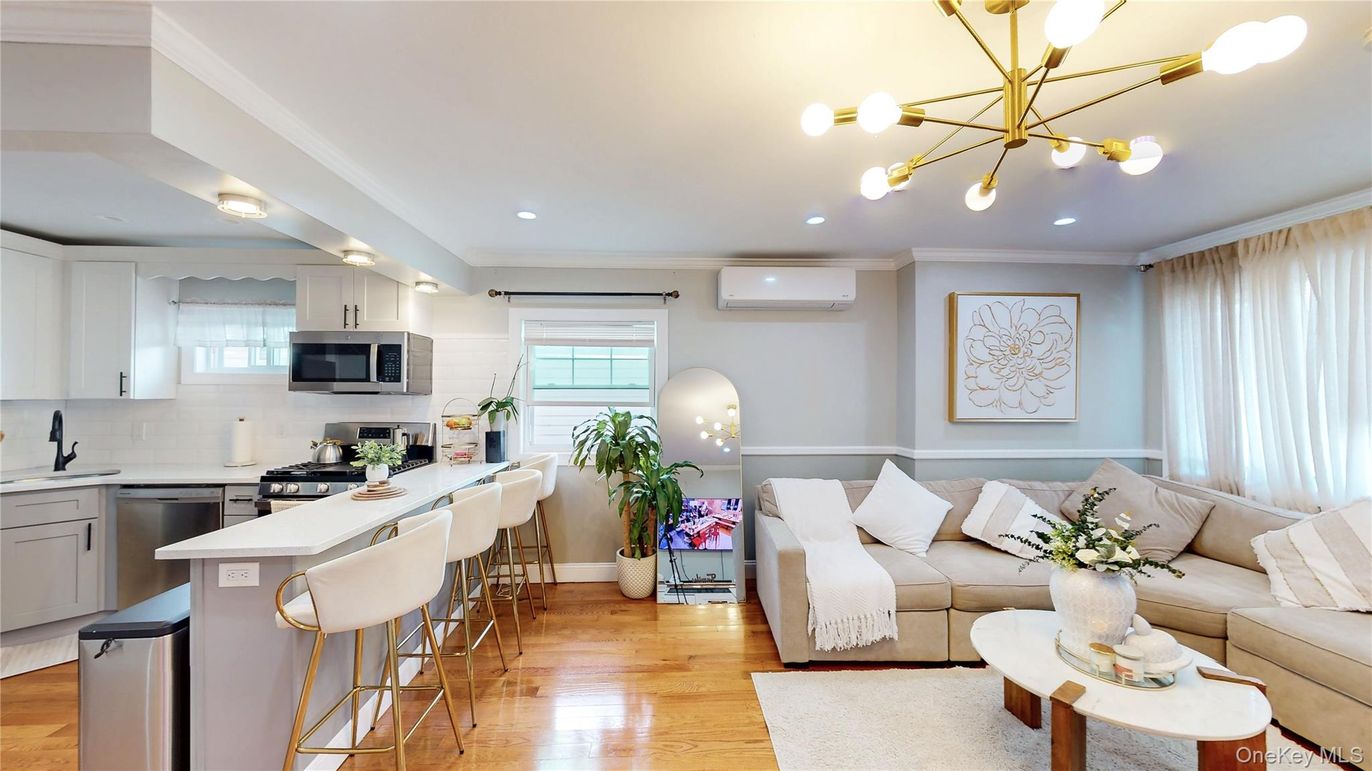 Interior, Kitchen, Living room, Pendant Lights, Recessed Lighting, Stainless Steel Appliances, Wood Texture Flooring