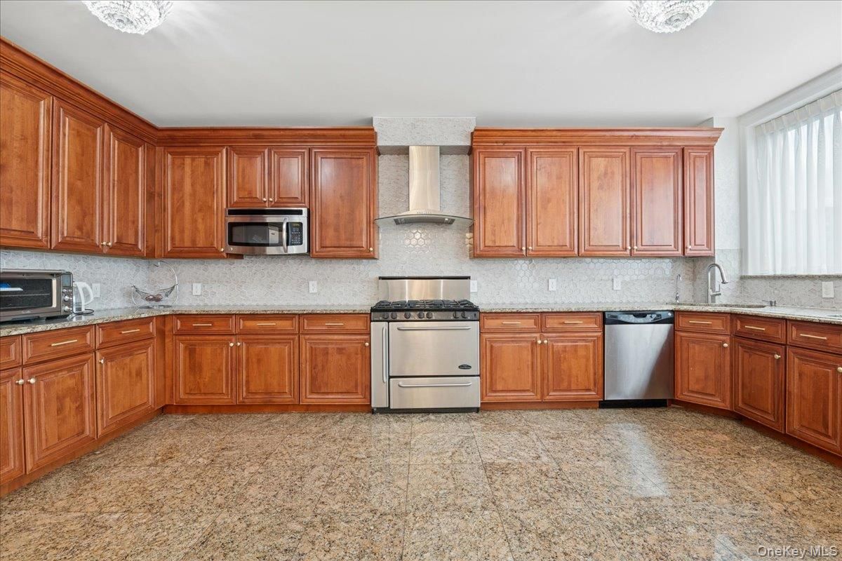 Interior, Kitchen, Stainless Steel Appliances
