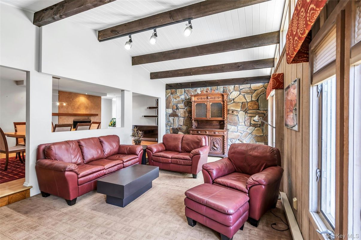 Interior, Living room, Pendant Lights, Wooden Beams