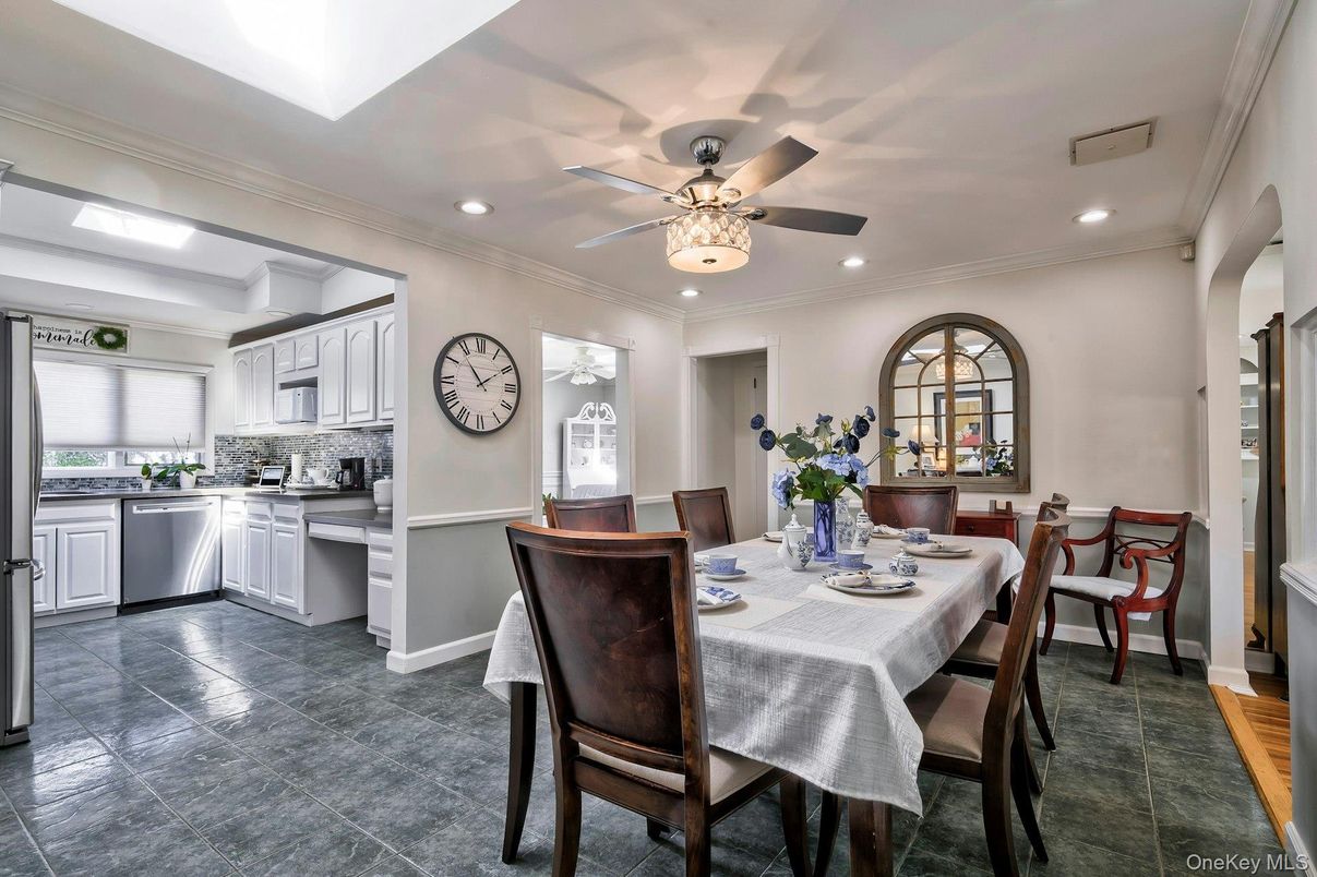Dining room, Interior, Kitchen, Recessed Lighting