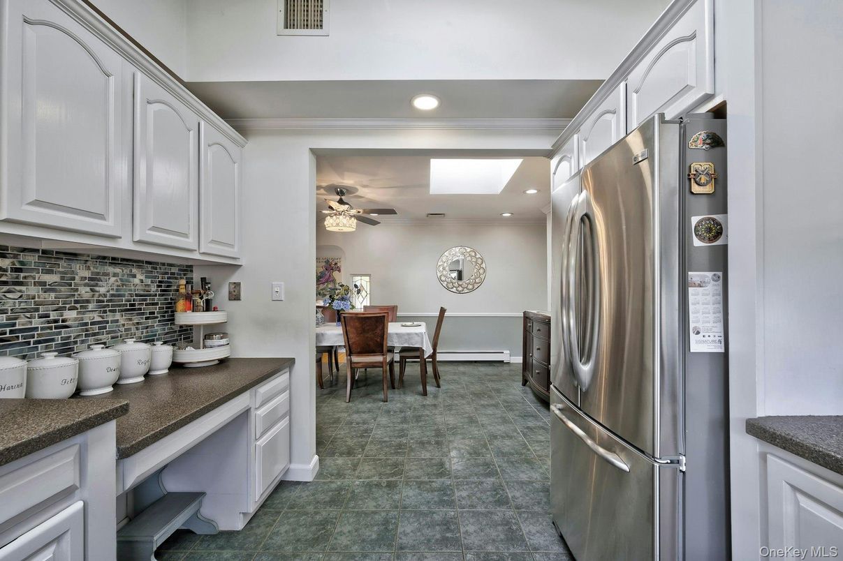 Dining room, Interior, Kitchen, Recessed Lighting, Stainless Steel Appliances