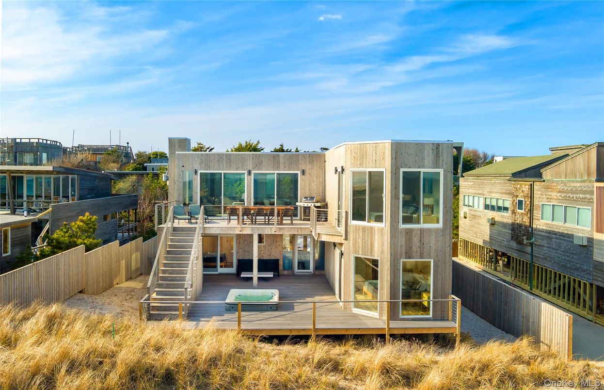 Backyard, Exterior, Facade, Modern