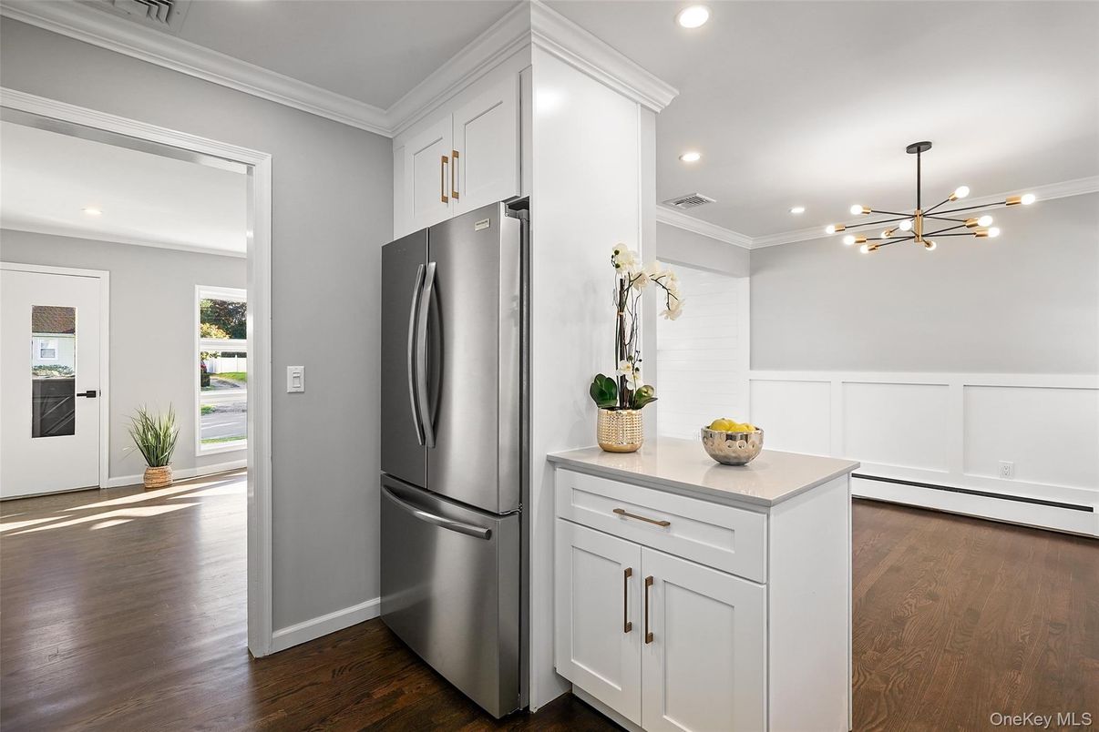 Interior, Kitchen, Pendant Lights, Recessed Lighting, Wood Texture Flooring