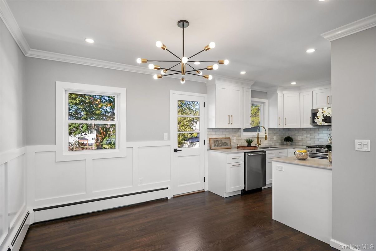 Interior, Kitchen, Pendant Lights, Recessed Lighting, Wood Texture Flooring