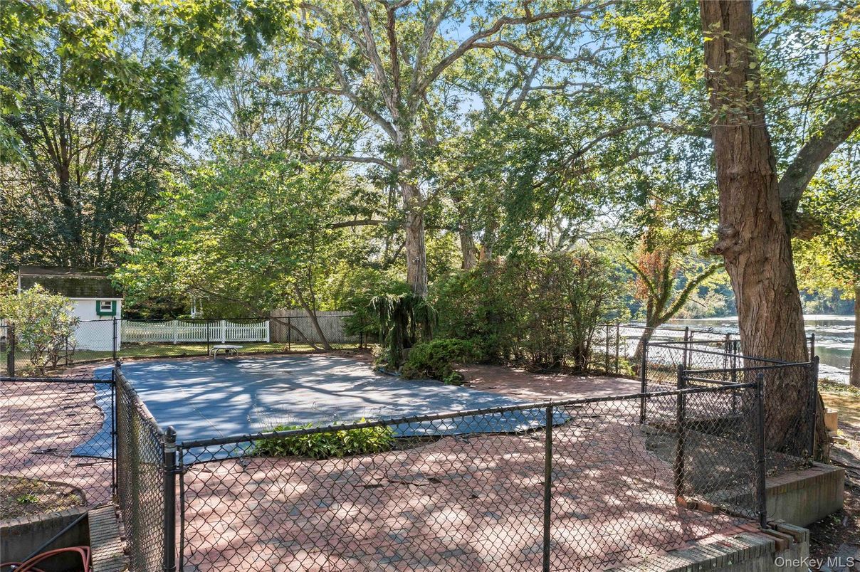 Backyard, Exterior, Tennis Courts