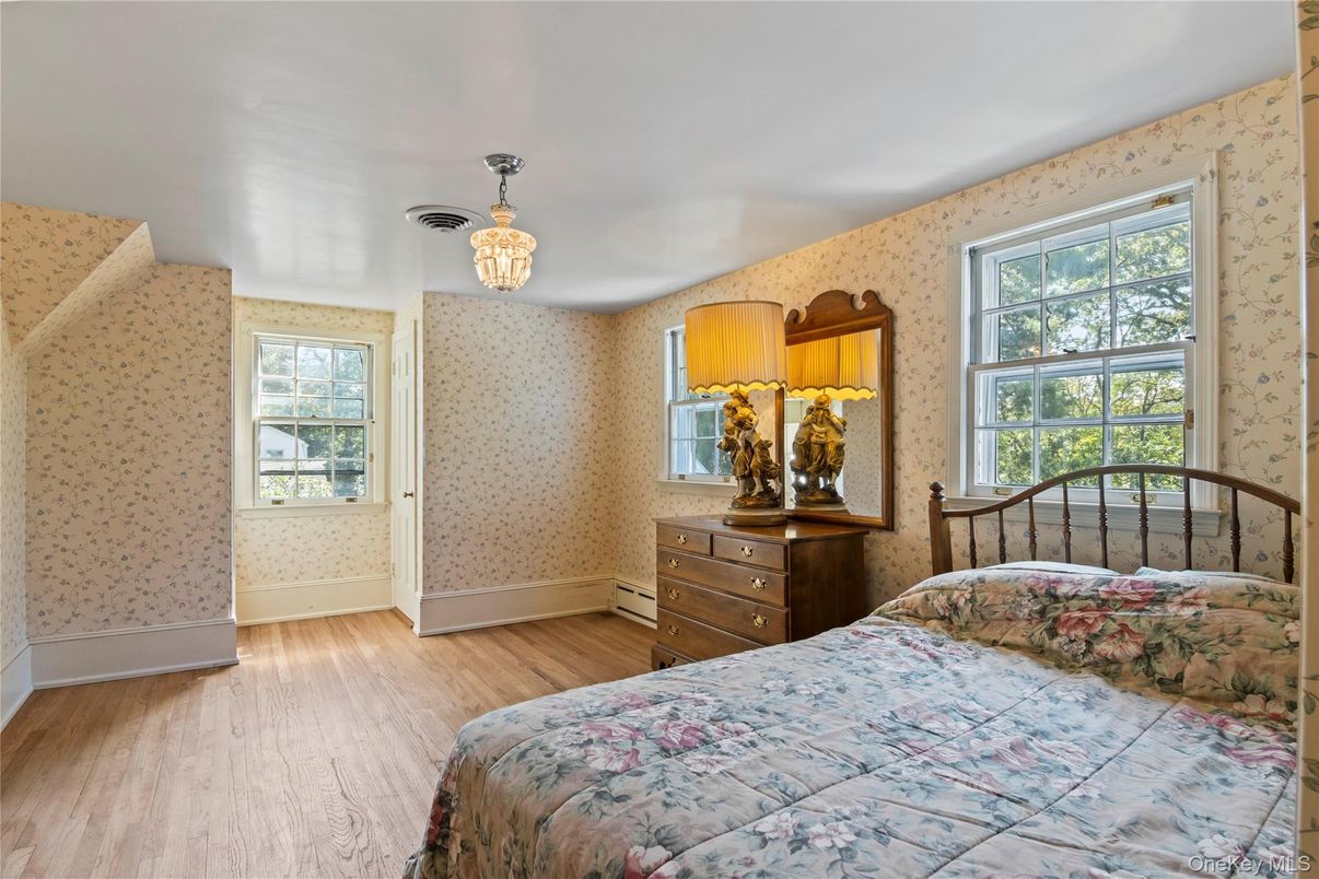 Bedroom, Interior, Pendant Lights, Wood Texture Flooring