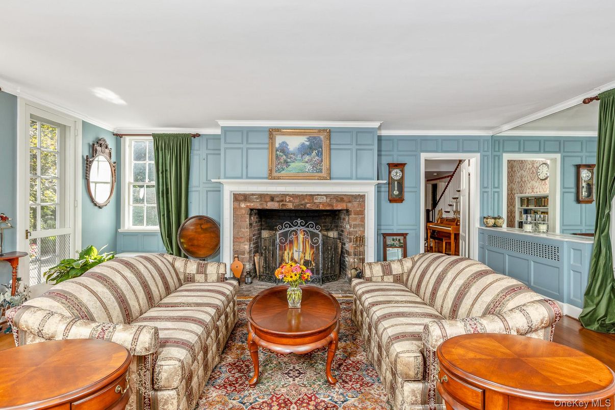 Fireplace, Interior, Living room