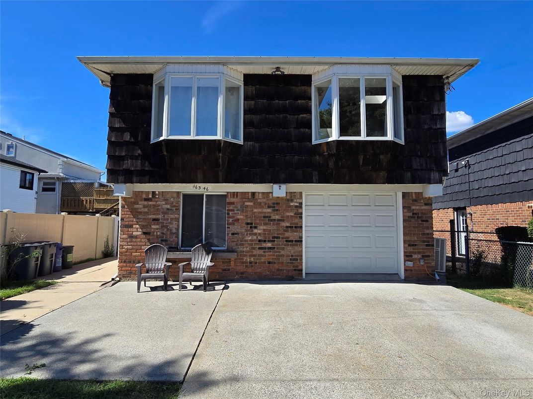 Attached, Exterior, Facade, Brick Facade, Raised Ranch