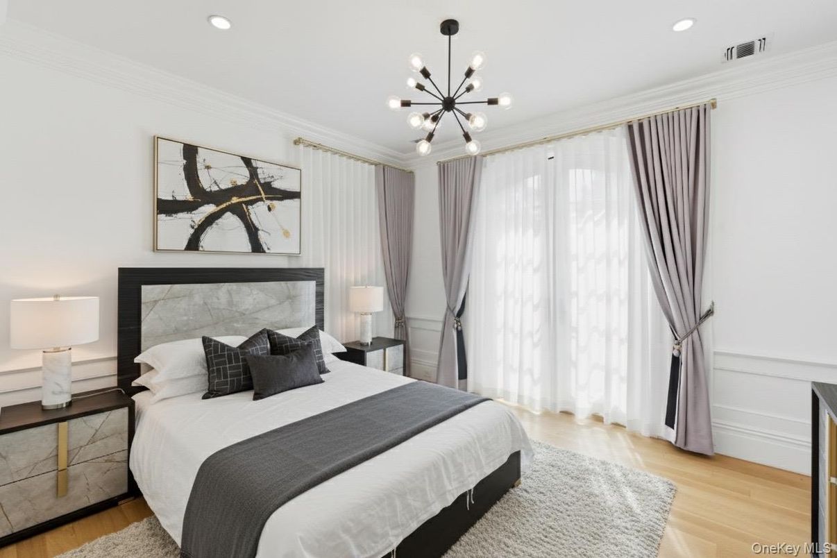 Bedroom, Interior, Pendant Lights, Recessed Lighting, Wood Texture Flooring