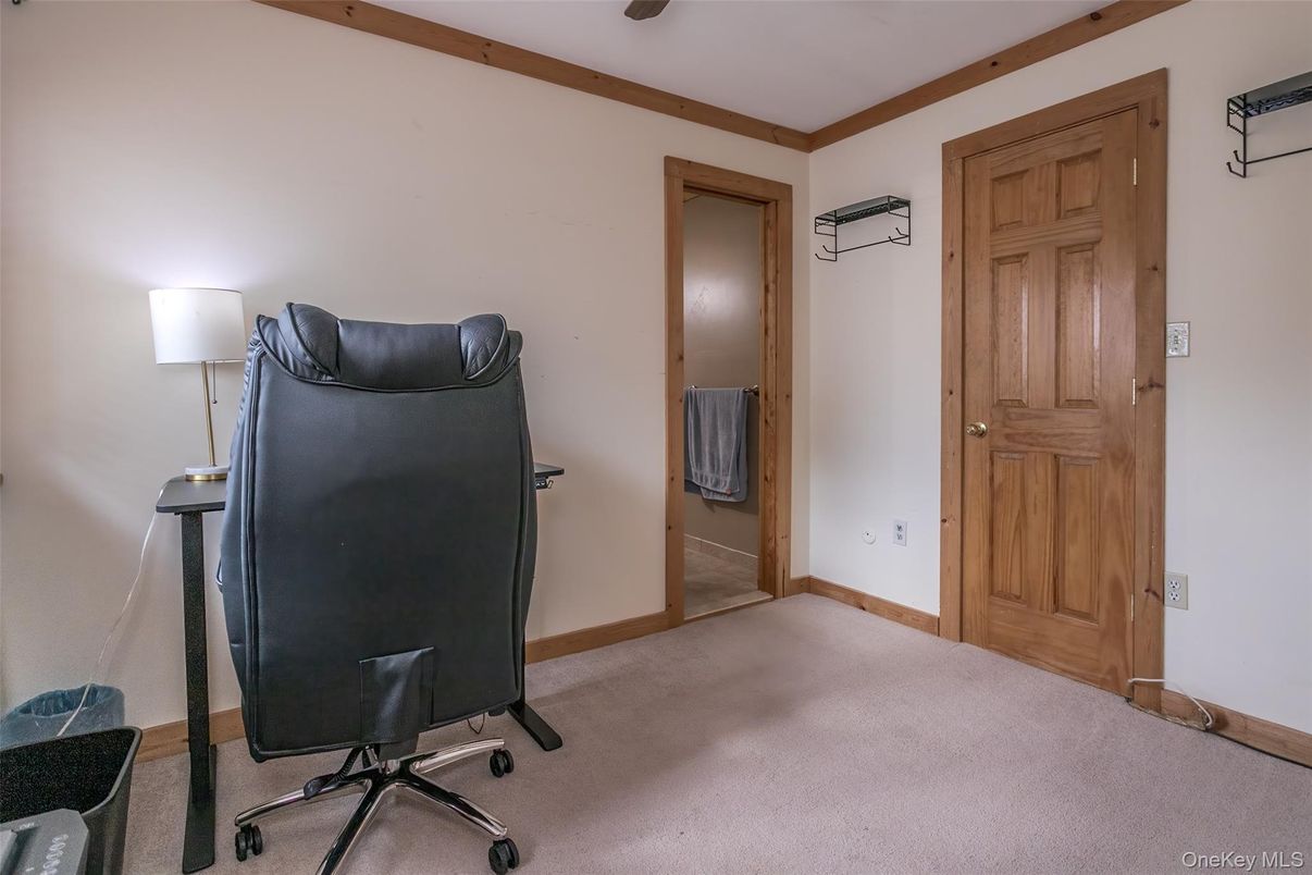 Home Office, Interior