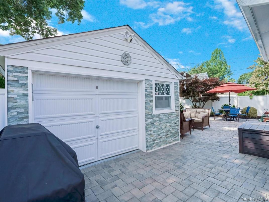 Detached Garage, Exterior