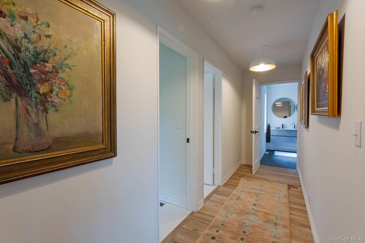 Interior, Pendant Lights, Wood Texture Flooring