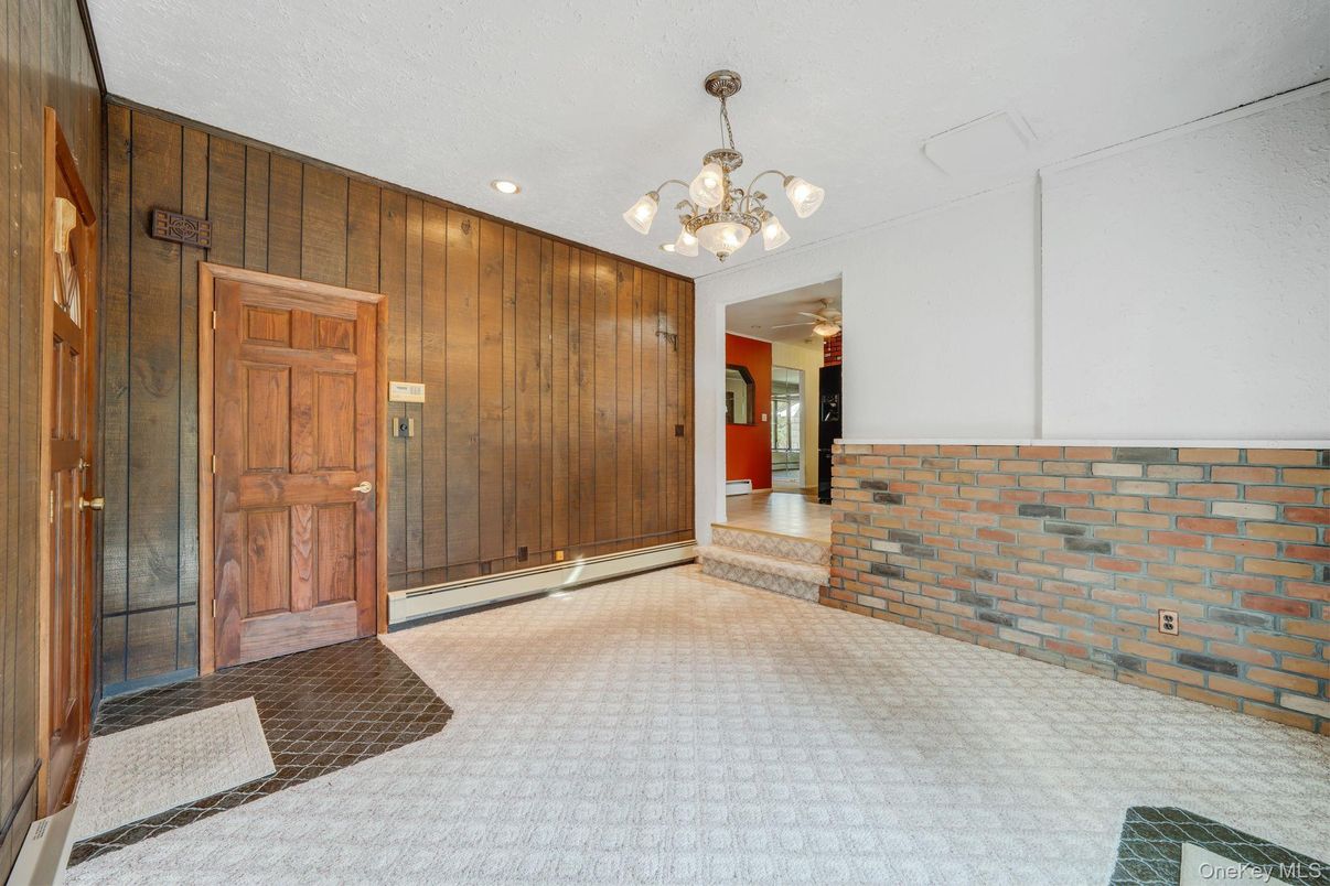 Chandelier, Empty room, Interior, Recessed Lighting, Wooden Walls