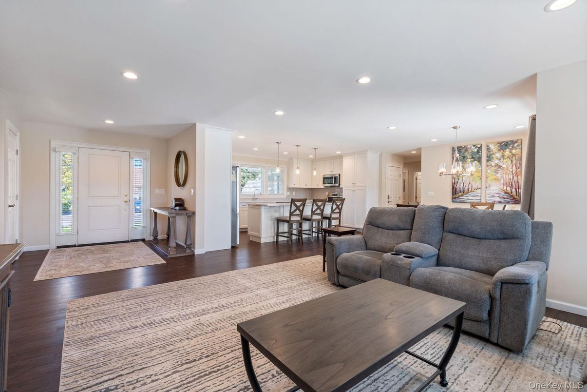 Dining room, Interior, Kitchen, Living room, Pendant Lights, Recessed Lighting, Wood Texture Flooring
