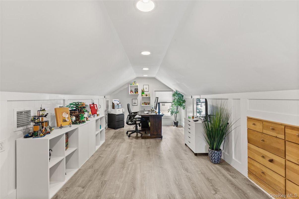 Home Office, Interior, Recessed Lighting, Wood Texture Flooring