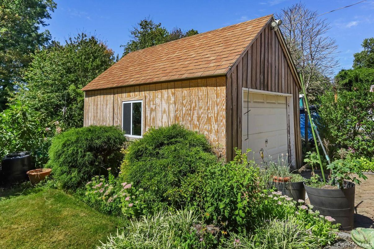 Detached Garage, Exterior