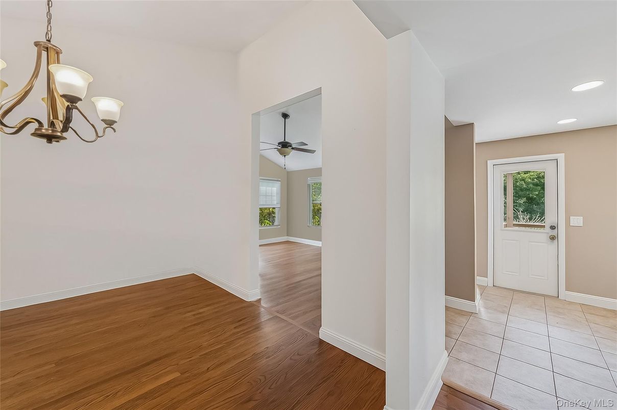 Empty room, Interior, Pendant Lights, Recessed Lighting, Wood Texture Flooring