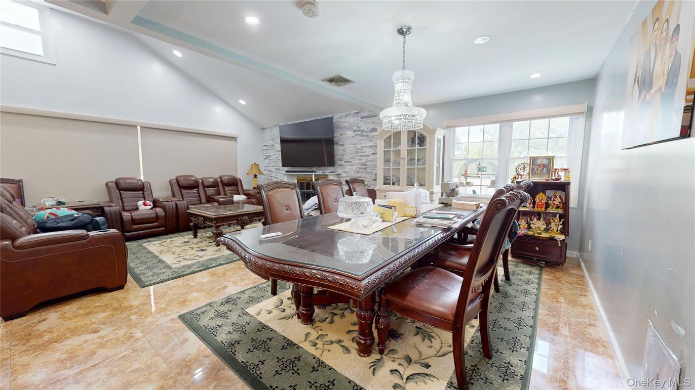 Chandelier, Dining room, Interior, Living room, Pendant Lights, Recessed Lighting