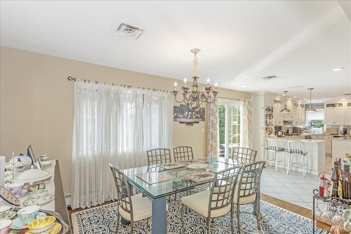 Chandelier, Dining room, Interior, Kitchen, Pendant Lights, Recessed Lighting, Wood Texture Flooring