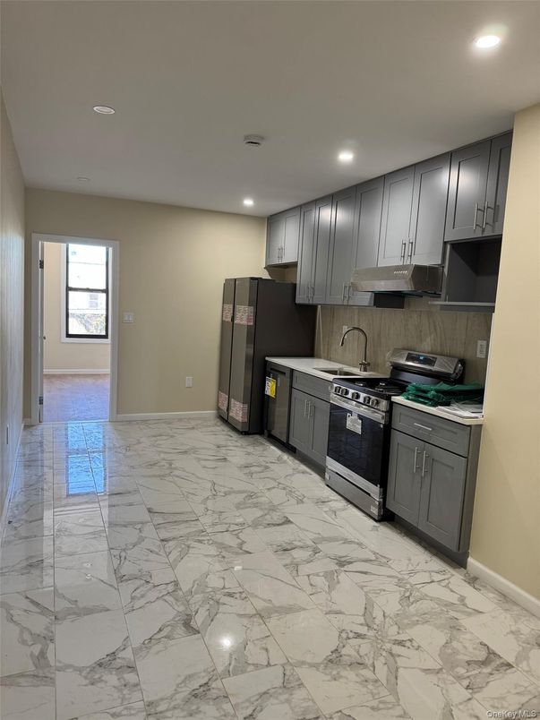 Interior, Kitchen, Marble, Recessed Lighting