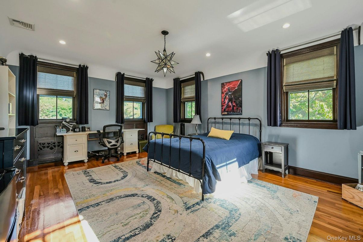 Bedroom, Home Office, Interior, Pendant Lights, Recessed Lighting, Wood Texture Flooring