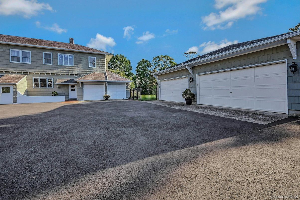 Detached Garage, Exterior