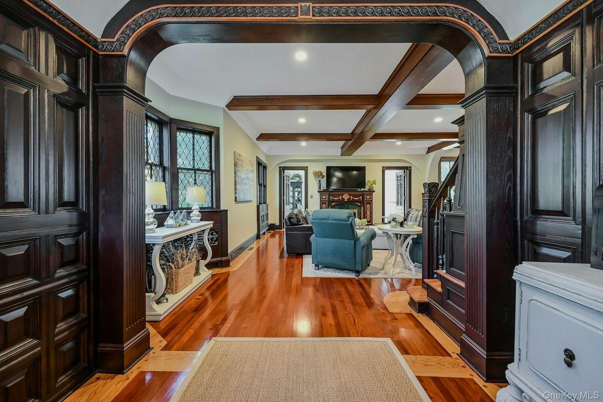 Interior, Recessed Lighting, Wooden Beams, Wood Texture Flooring