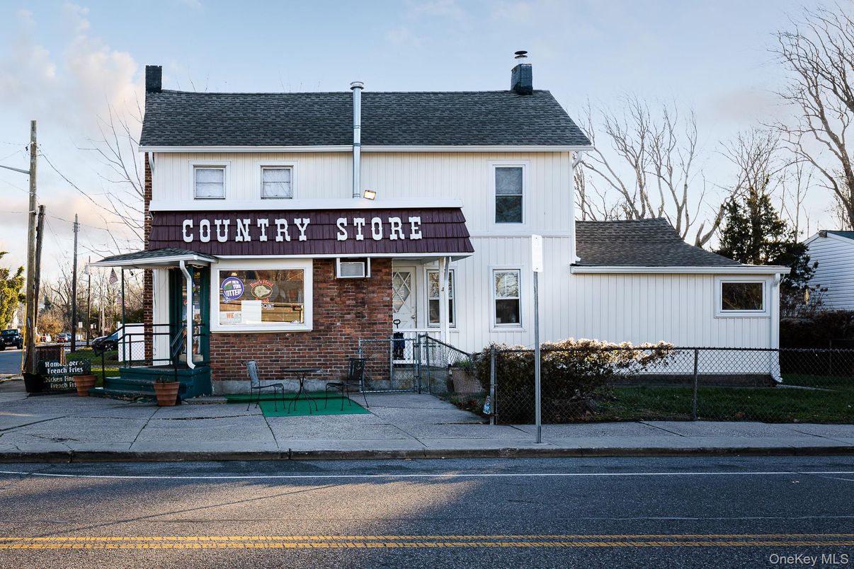 Exterior, Facade, Brick Facade, Farmhouse