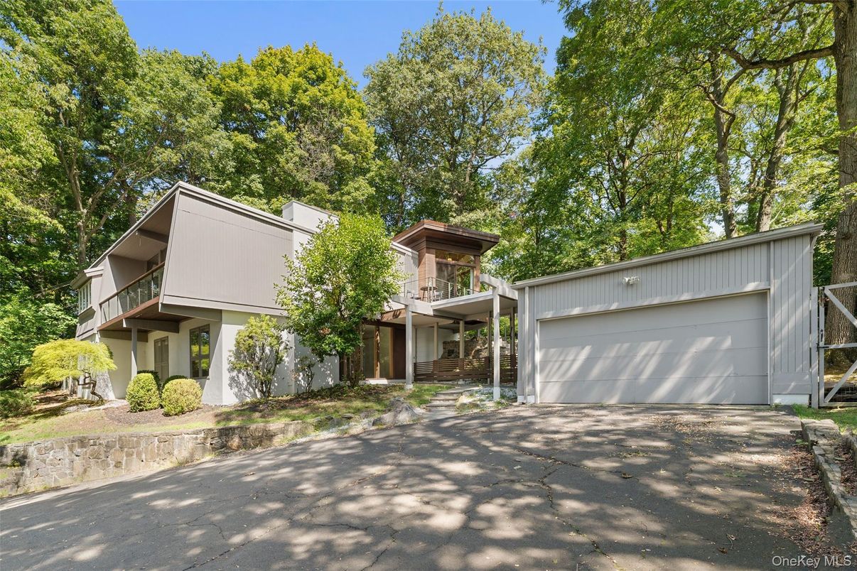 Detached Garage, Exterior, Facade, Modern