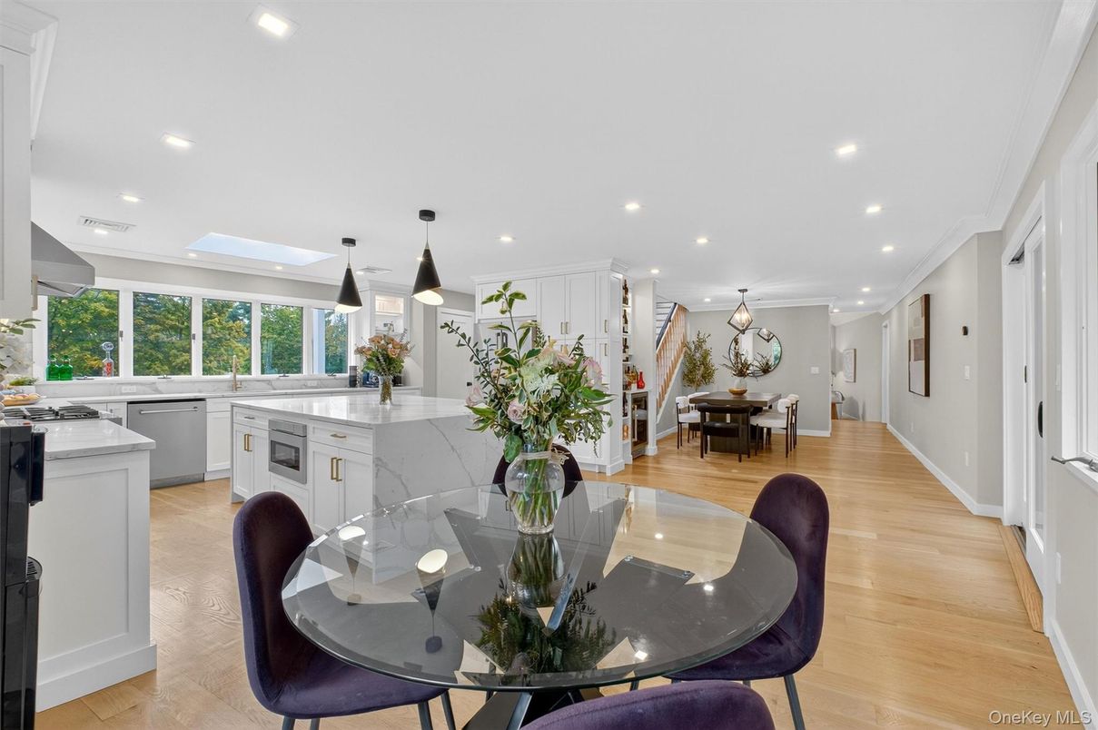 Dining room, Interior, Kitchen, Pendant Lights, Recessed Lighting, Wood Texture Flooring
