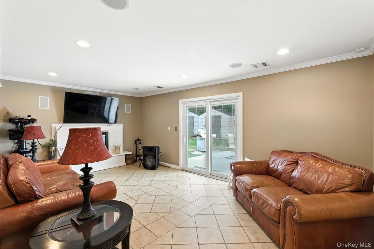 Fireplace, Interior, Living room, Recessed Lighting