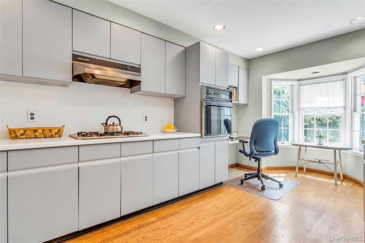 Home Office, Interior, Kitchen, Recessed Lighting, Wood Texture Flooring