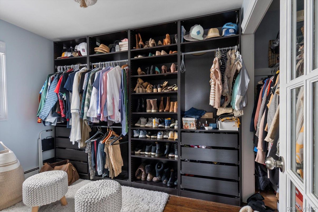 Interior, Walk-in Closets, Wood Texture Flooring