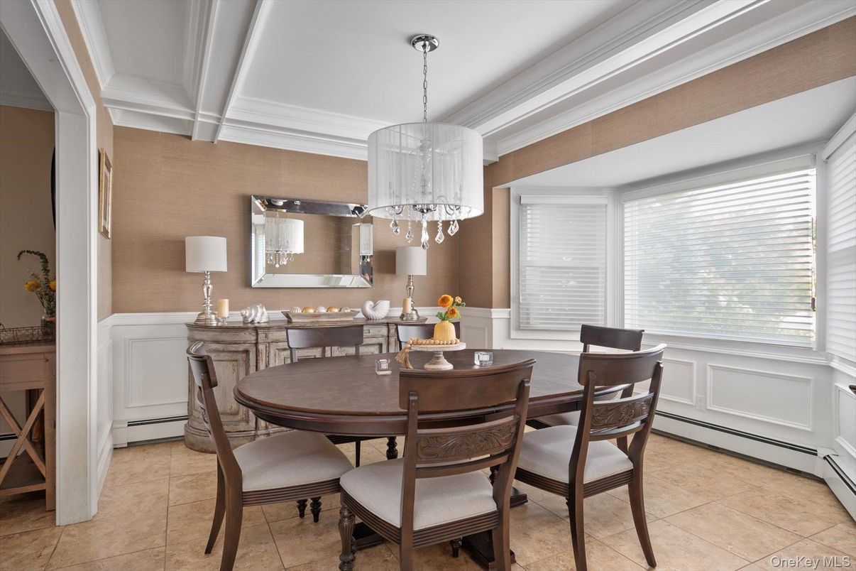 Chandelier, Dining room, Interior