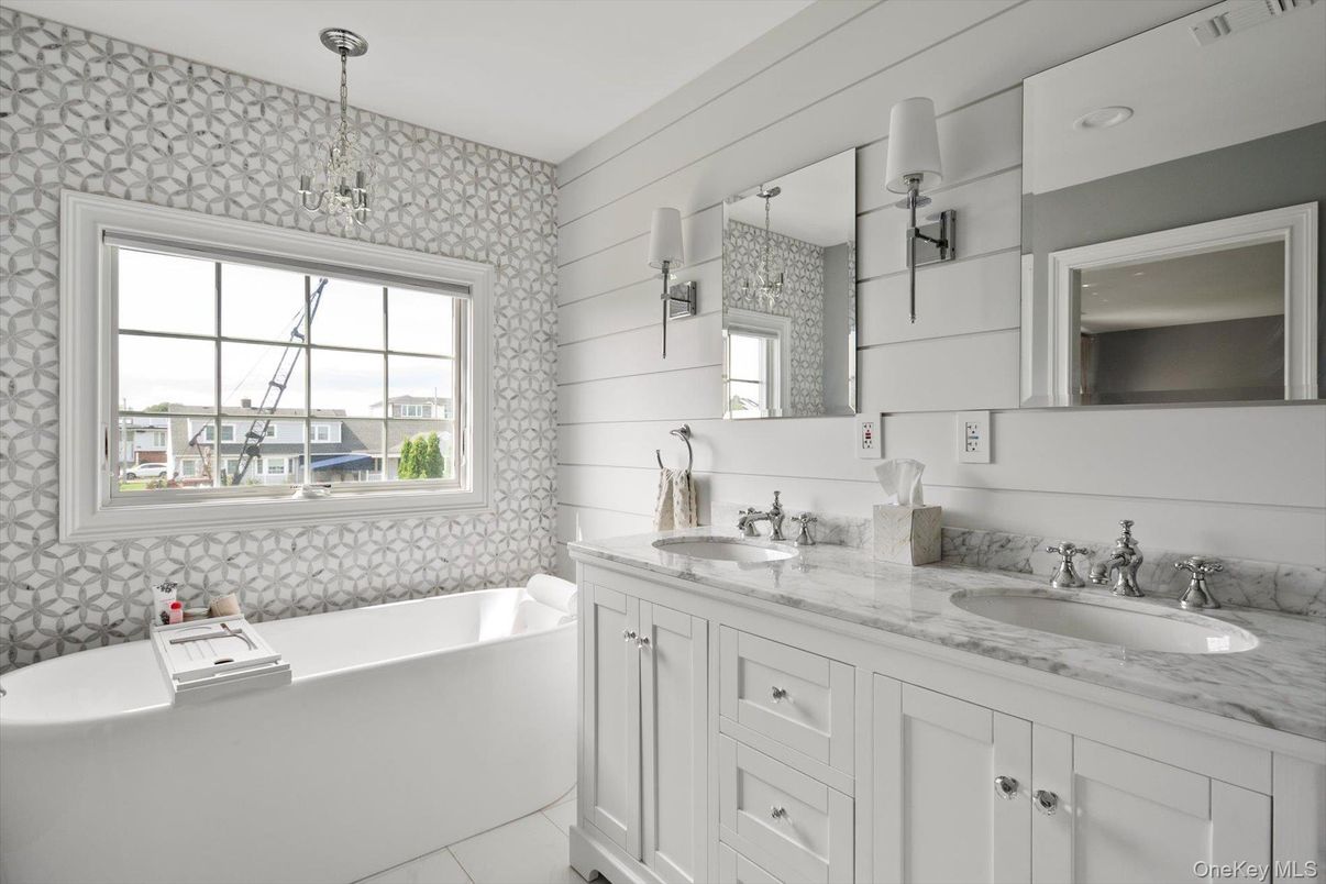 Bathroom, Dual Sink Vanities, Interior, Pendant Lights