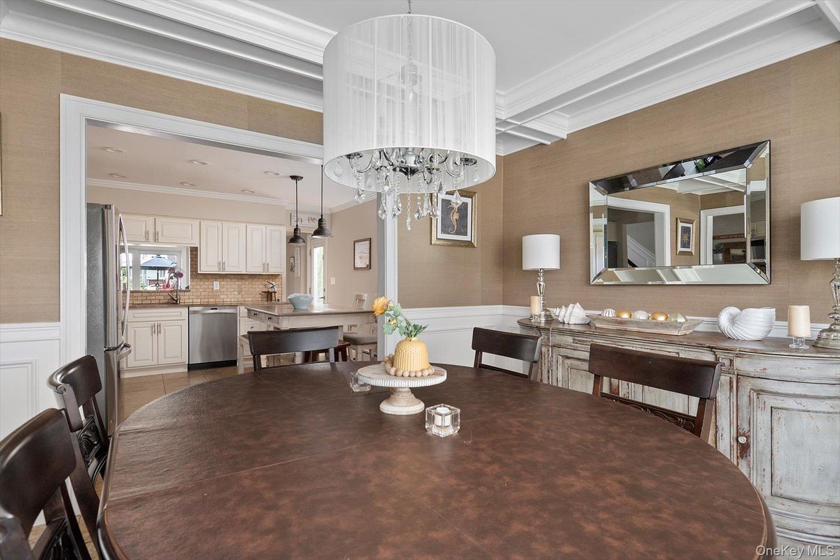 Dining room, Interior, Kitchen, Pendant Lights, Stainless Steel Appliances
