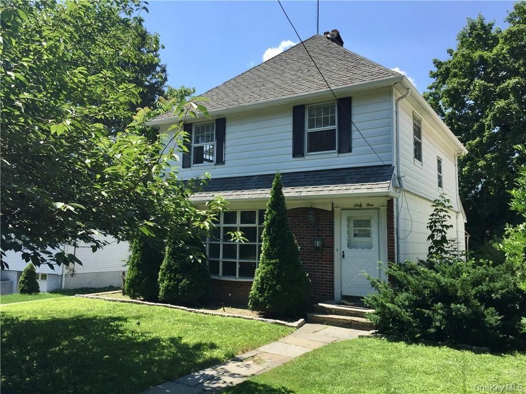Exterior, Facade, Brick Facade, Cape Cod