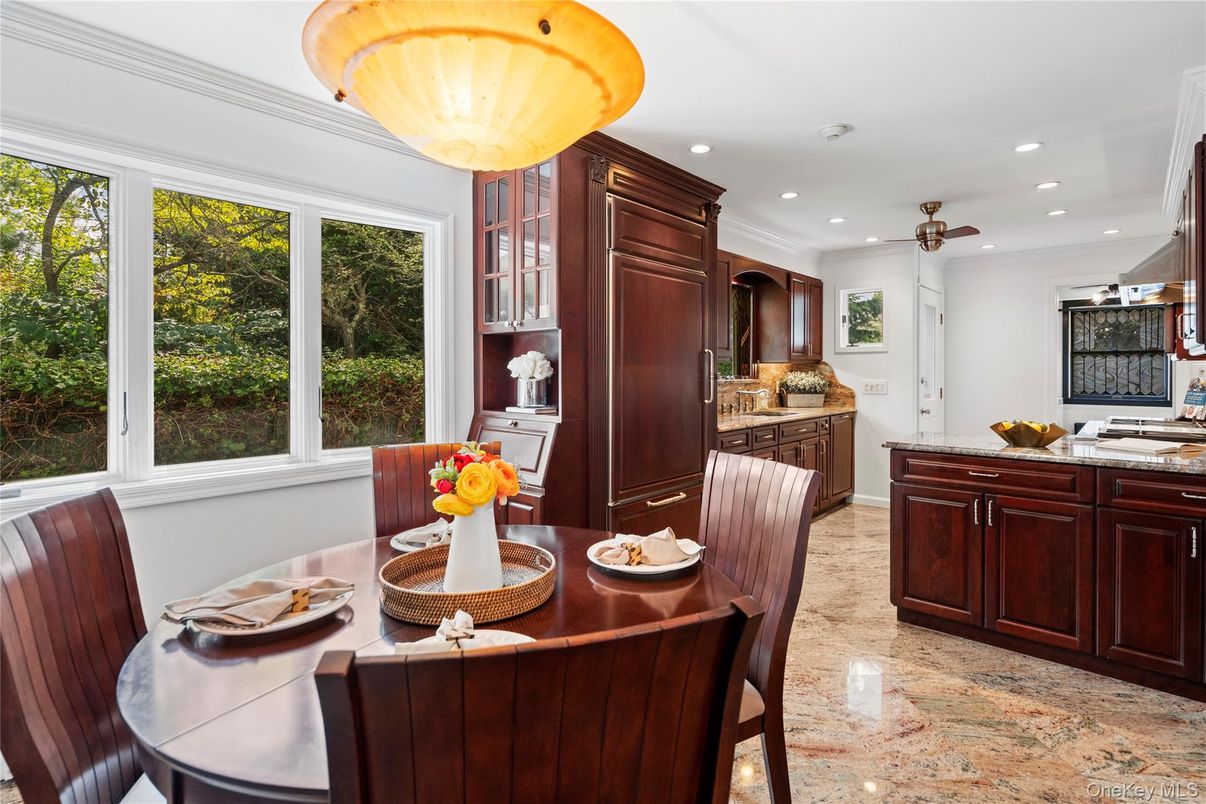 Dining room, Interior, Kitchen, Recessed Lighting