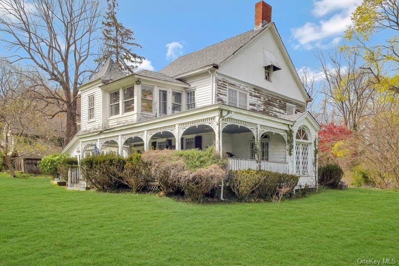 Backyard, Exterior, Facade, Queen Anne Victorian
