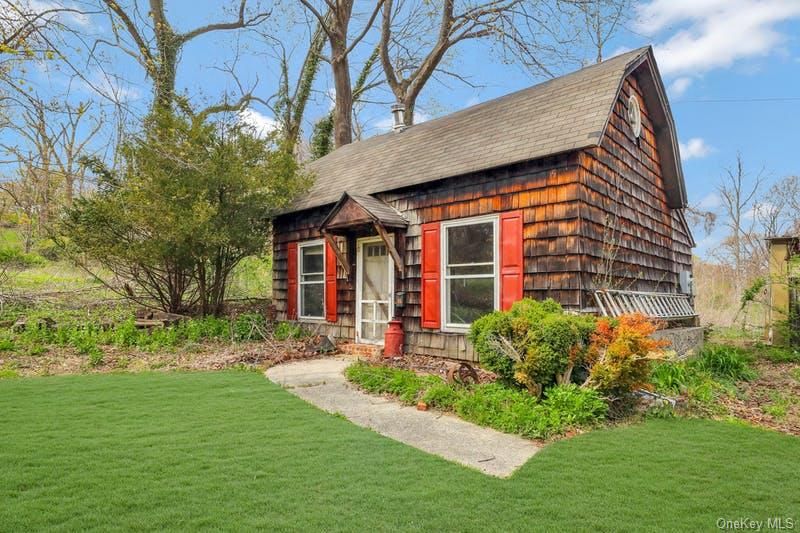 Backyard, Exterior, Facade, Cape Cod