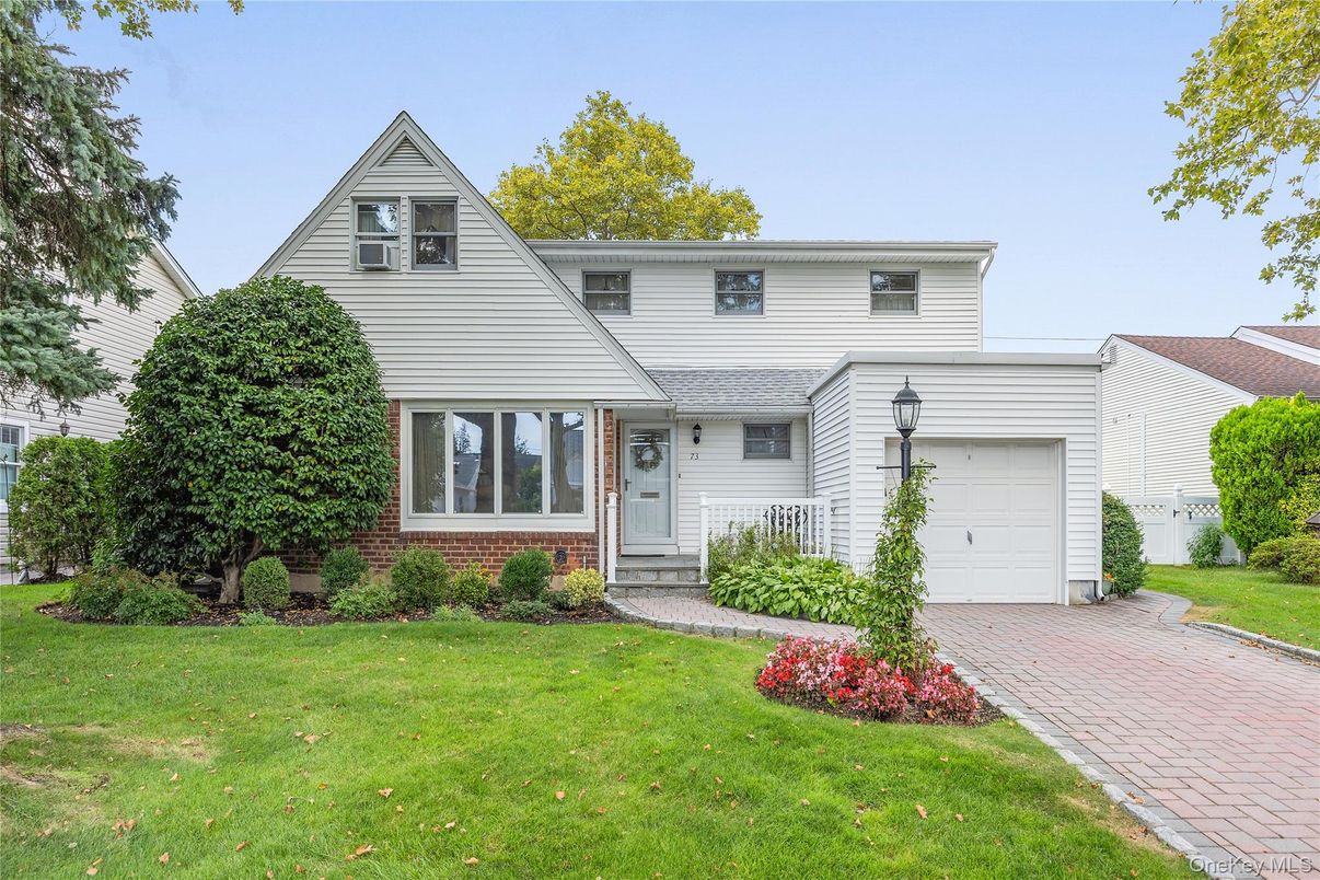 Attached, Exterior, Facade, Brick Facade, Farmhouse