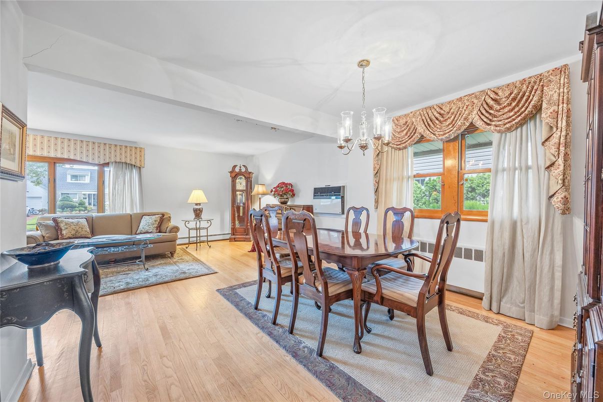 Chandelier, Dining room, Interior, Living room, Wood Texture Flooring