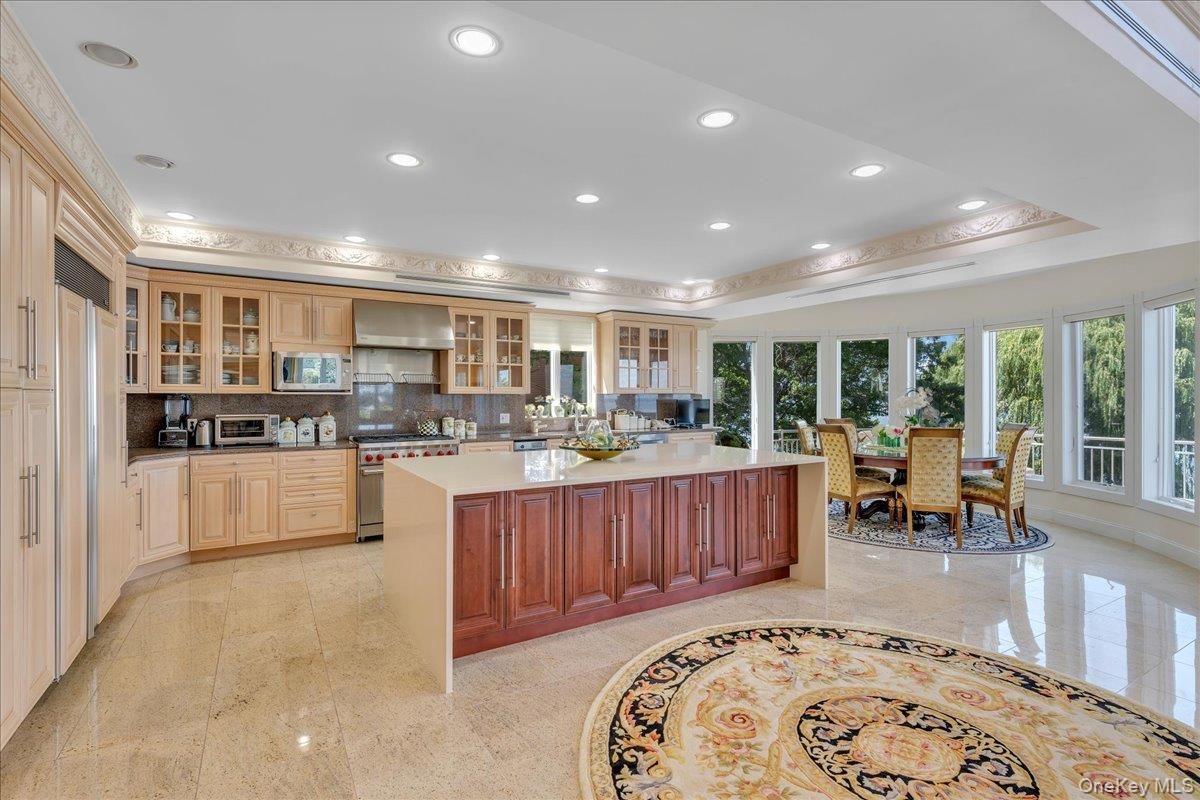 Dining room, Interior, Kitchen, Recessed Lighting, Stainless Steel Appliances