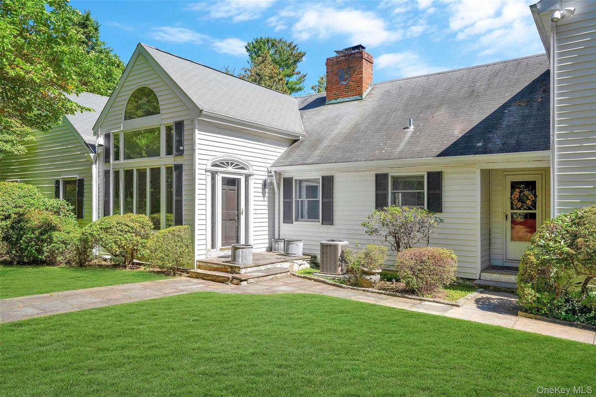 Exterior, Facade, Cape Cod