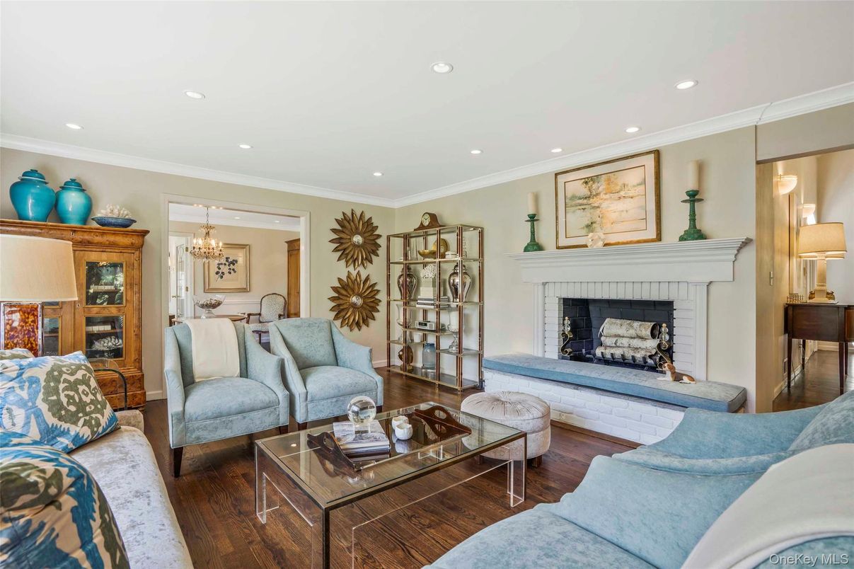 Chandelier, Fireplace, Interior, Living room, Recessed Lighting, Wood Texture Flooring