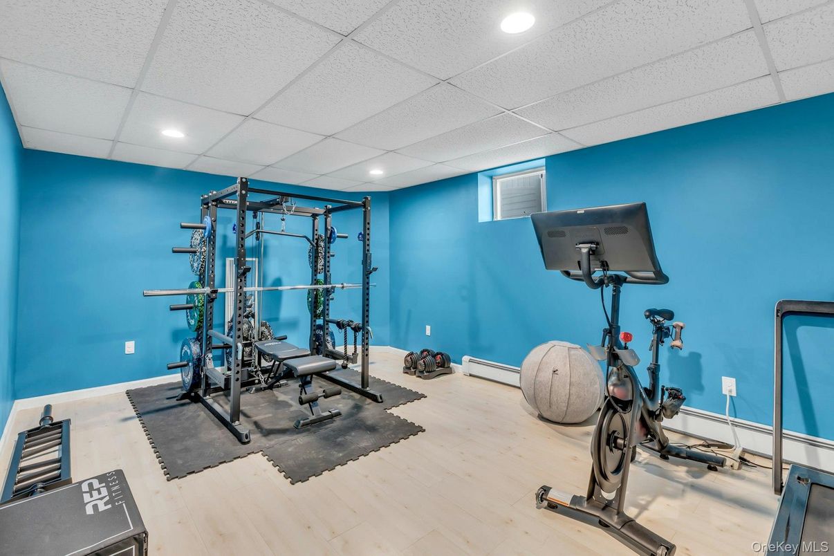 Fitness Equipment, Interior, Recessed Lighting, Wood Texture Flooring
